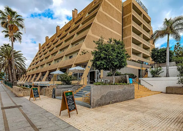 Newly Reformed Apartment With Sea View And Pool, Near The Beach, In Playa De Las Americas