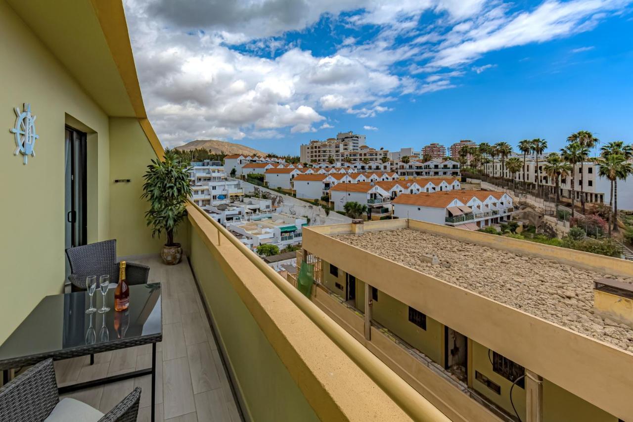 Apartment Newly Reformed With Sea View And Pool, Near The Beach, In Playa De Americas *